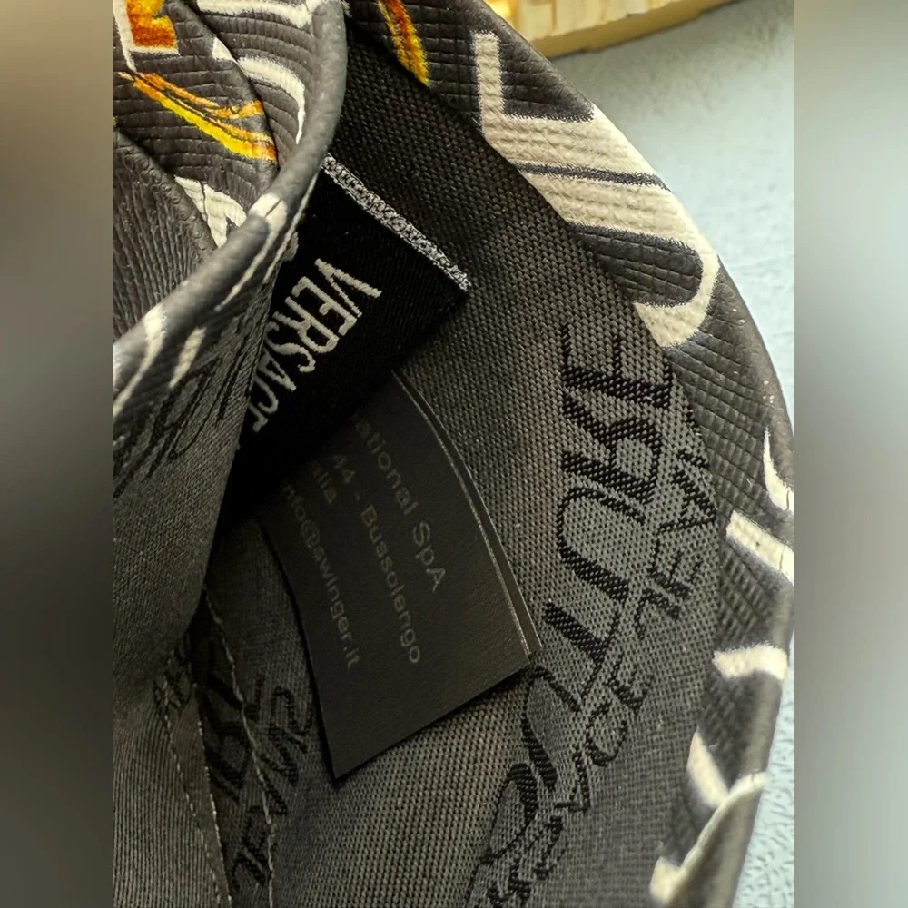 🆕 VERSACE JEANS COUTURE 🧿 NWOT Garland Credit Card Holder